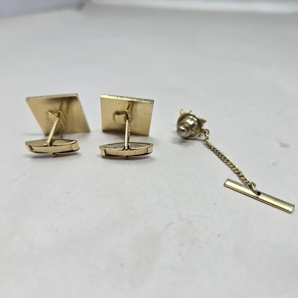 Vintage Mens Gold Tone Cuff Links With Tie Holder Brown Pietersite Stone Classy